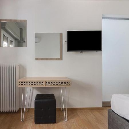 Fully Renovated 1 Bedroom Condo Афіни Екстер'єр фото
